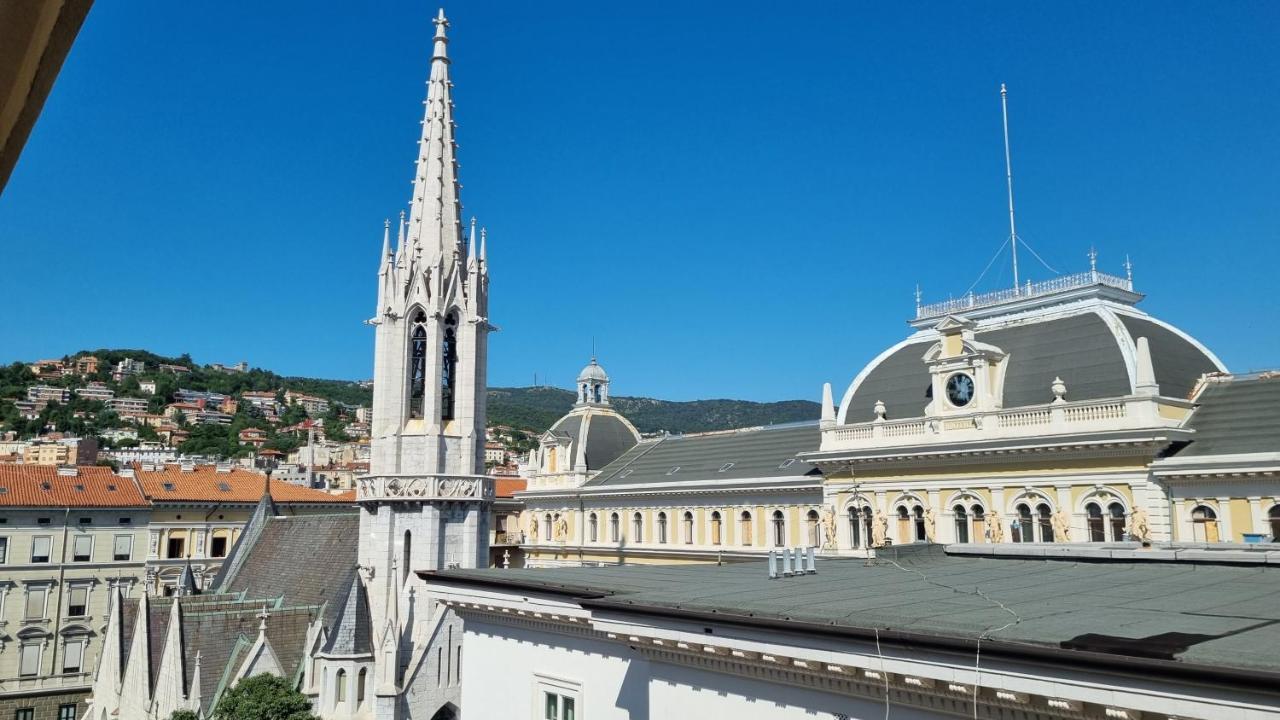 Milano Apartment Trieste Luaran gambar