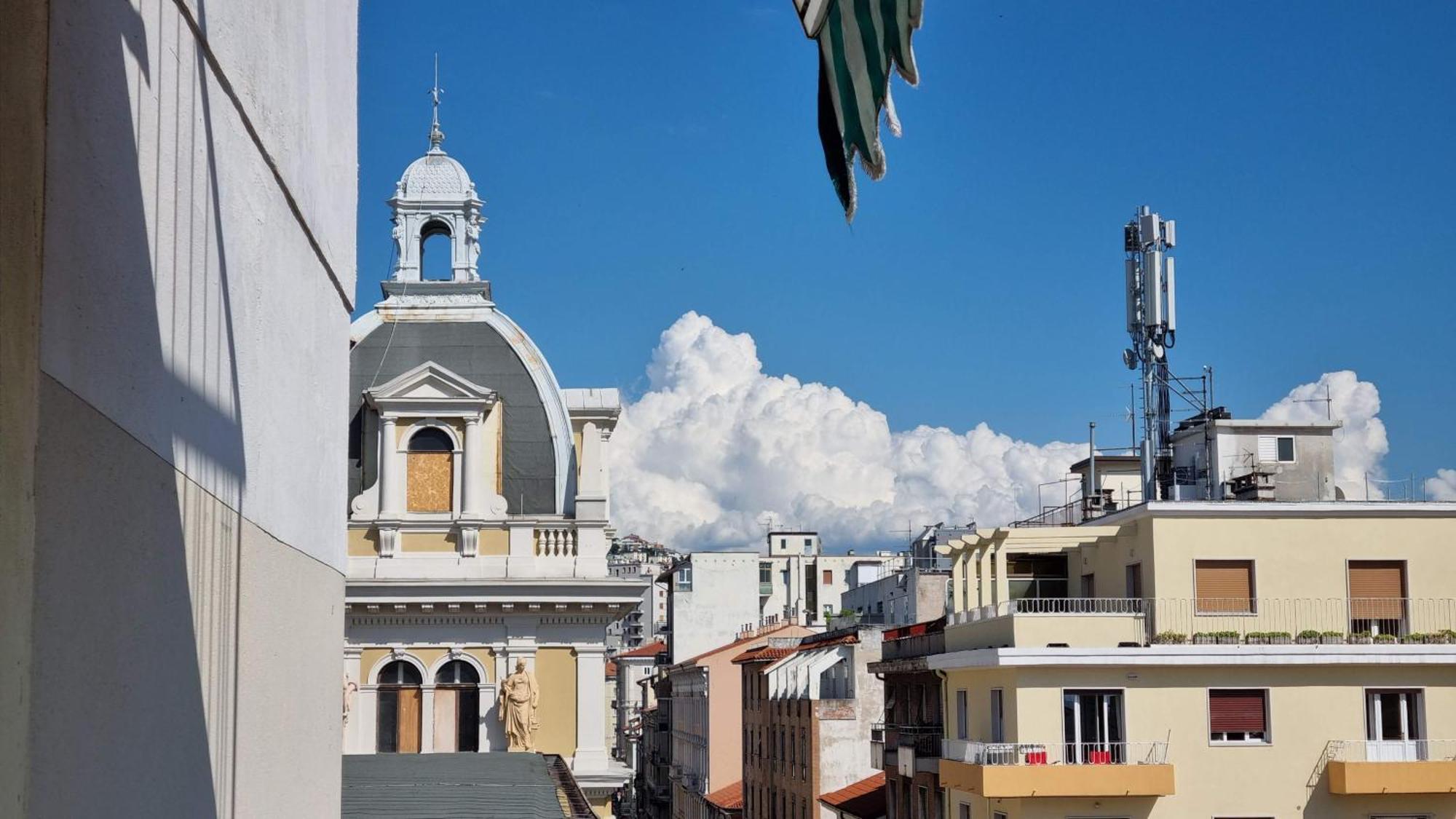 Milano Apartment Trieste Luaran gambar